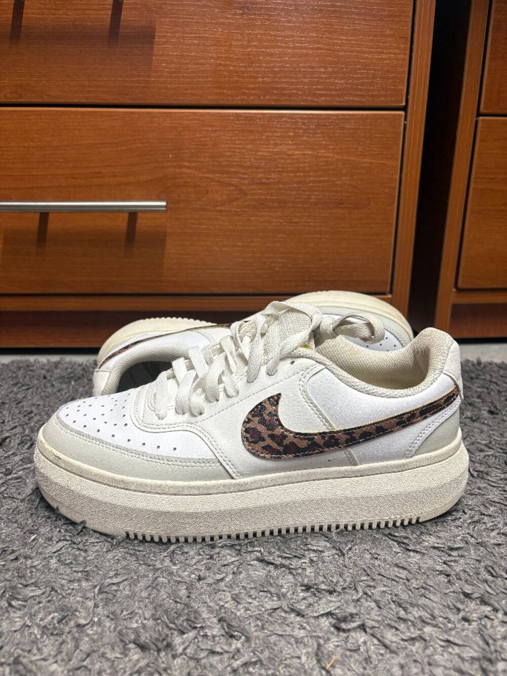 Women's White NIKE Comfort Insole Court Vision Alta Sneakers DO2791-100 Size 10